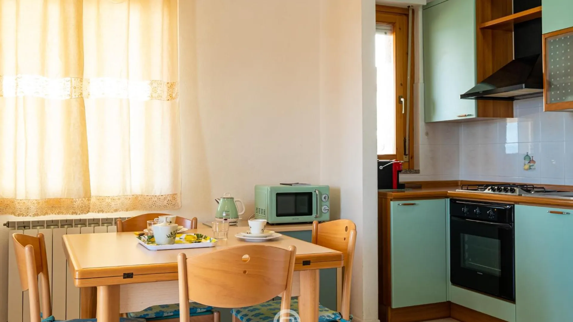 Beachside Mermaid Apt Alghero 0*,  İtalya