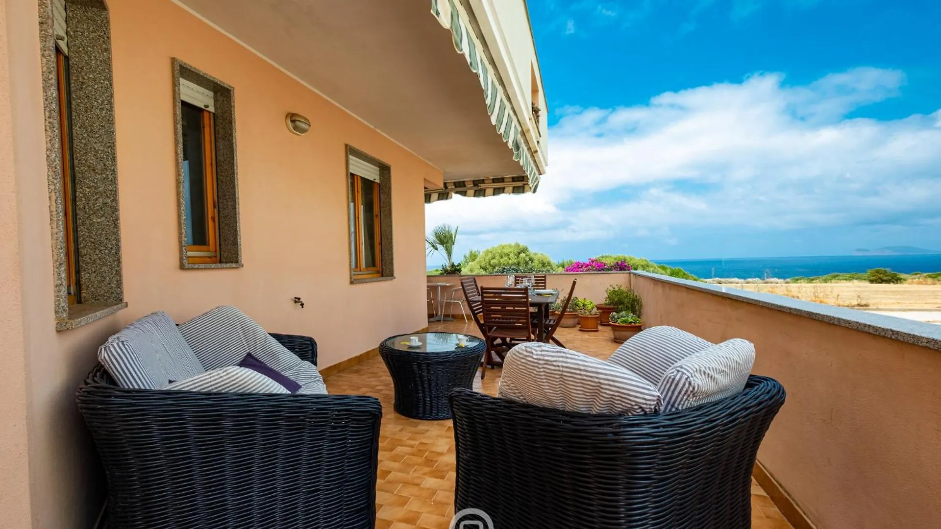 Beachside Mermaid Apt 阿尔盖罗 公寓